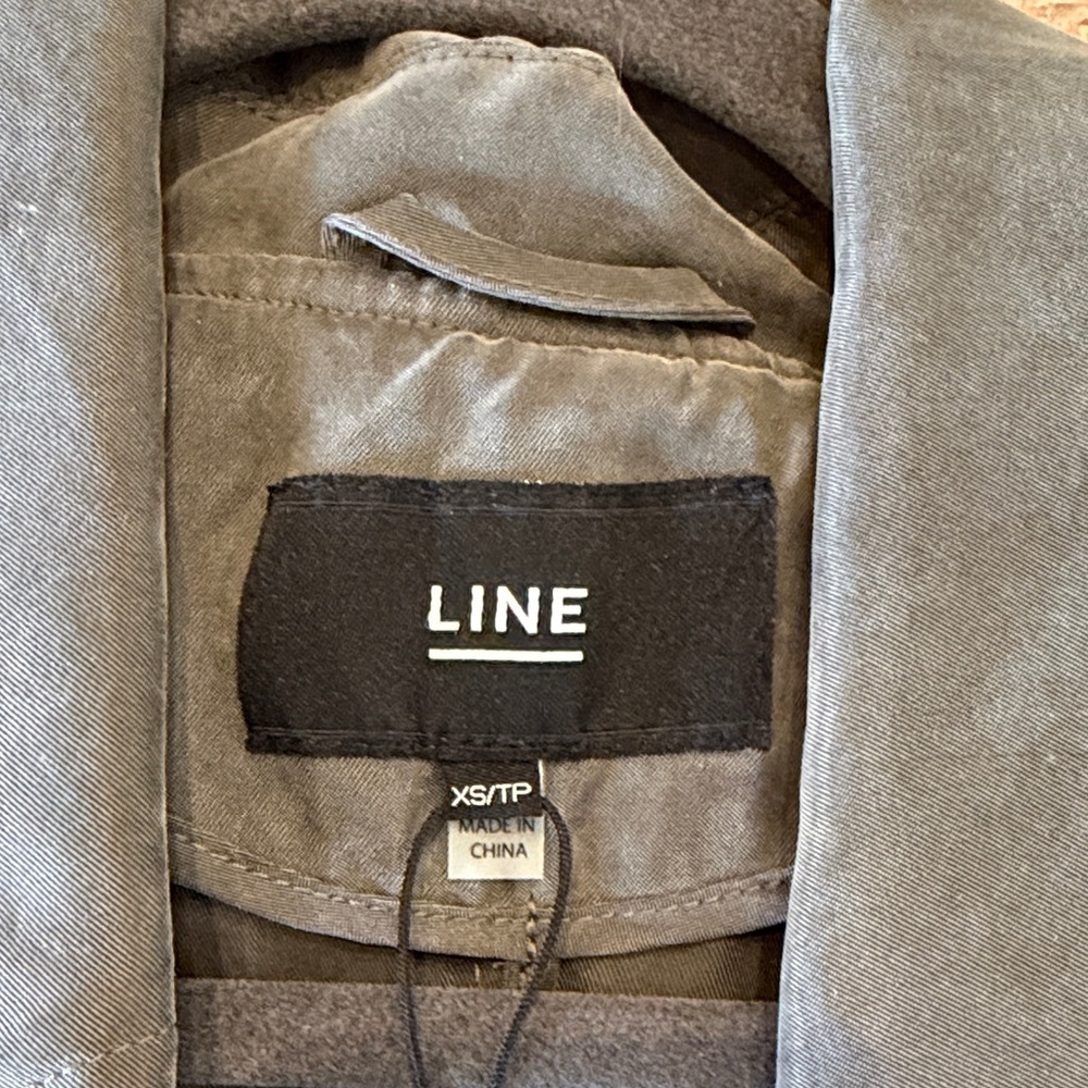 LINE Gray Coat - Picture 2 of 2